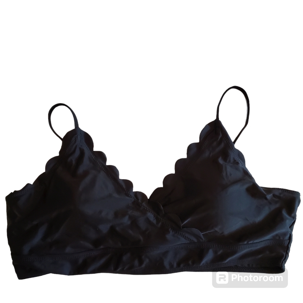 33. SHEIN Women's Black Swim Bikini Top With Bra Pads And Adjustable Straps 3XL